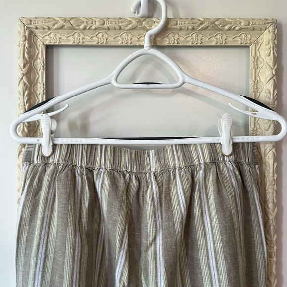 AMERICAN EAGLE | Linen Lightweight High-Waisted Wide Leg Trousers - Picture 11 of 15